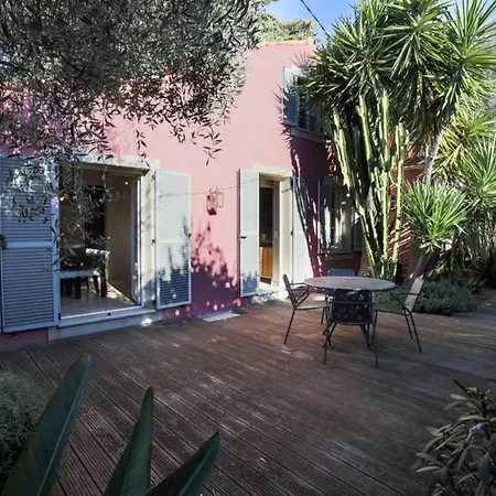 Stunning House In For 4 With Nice Terrace