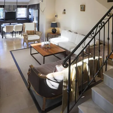 Holiday home Stunning House In For 4 With Nice Terrace *